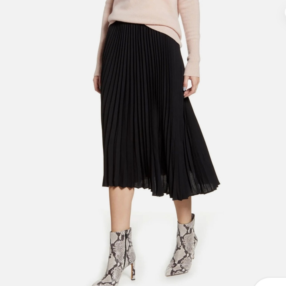 NWT pleated Halogen skirt size 12